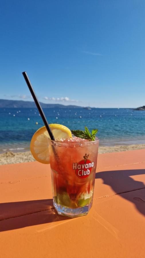 Hotel L'Escale Порто Поло Екстериор снимка
