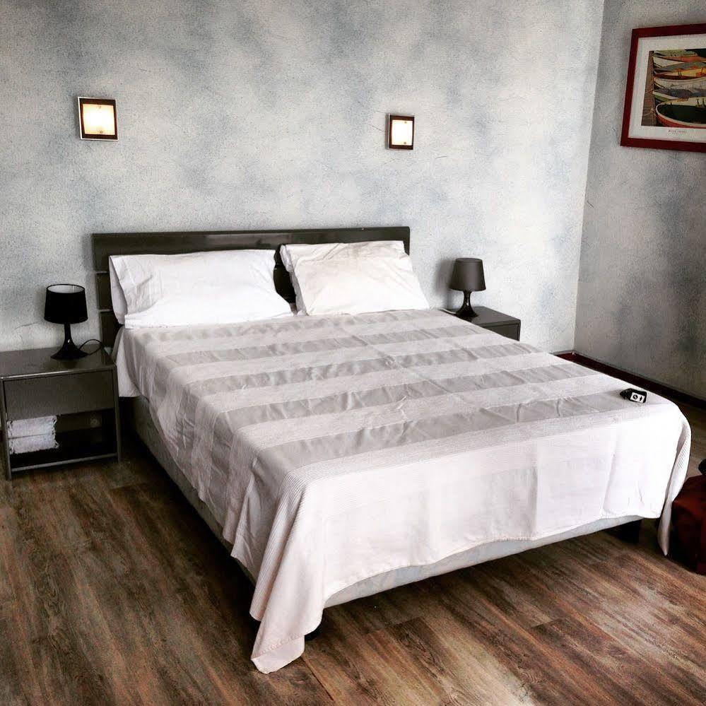 Hotel L'Escale Порто Поло Екстериор снимка